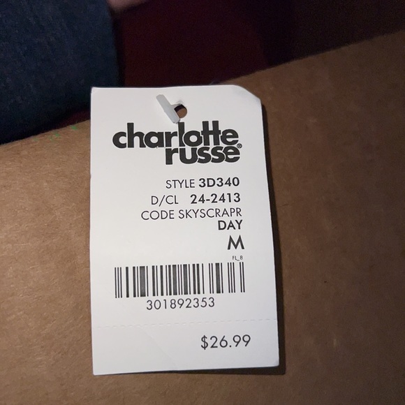 Dress - Picture 3 of 3